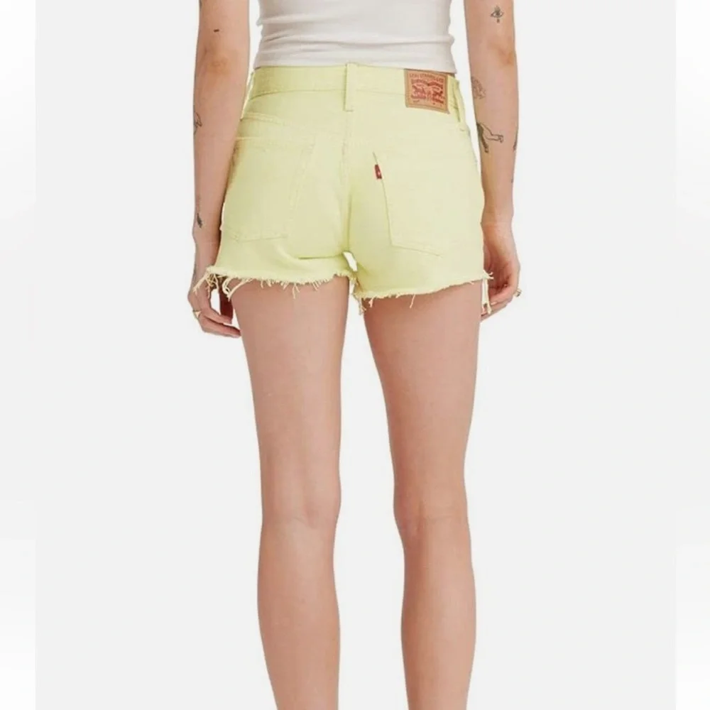 Yellow 501 Levi Frayed Hem Women Shorts